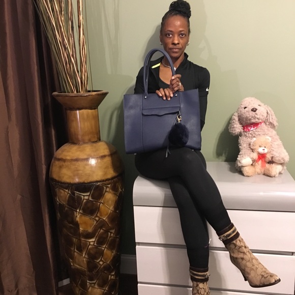 Handbag - Picture 3 of 4